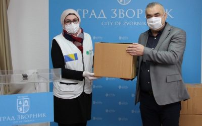 Градском штабу „МФС Емаус“ донирао маске и рукавице