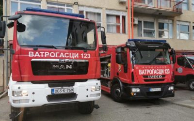 Вожњом и паљењем сирена ватрогасци одају почаст др Миодрагу Лазићу