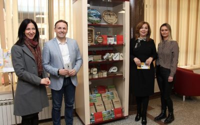 Отворена прва мобилна сувенирница