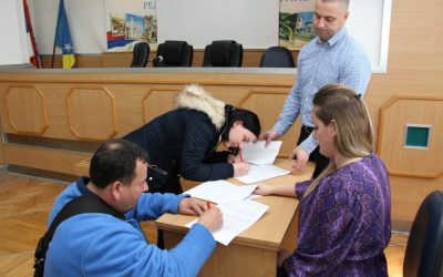 Потписани уговори са корисницима пројекта „Унапређење пластеничке производње поврћа“