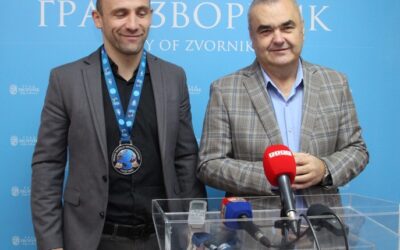 Градоначелник уприличио пријем за вицешампиона свијета у кик-боксу Николу Дробњака