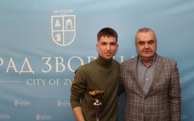 Честитке и новчана средства од Града за младог тениског шампиона БиХ