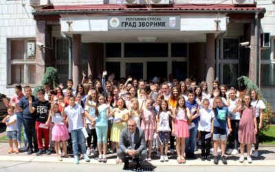 Награђени најбољи зворнички основци