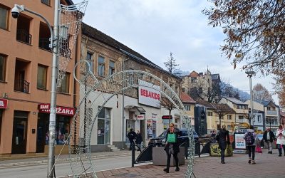 Новогодишње кићење града