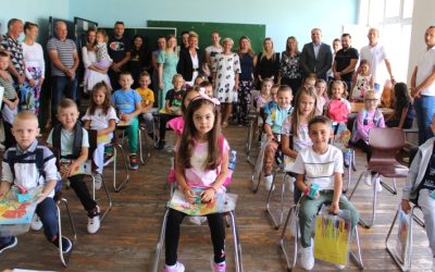Градоначелник Зворника посјетио основне школе и ђаке прваке