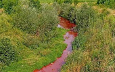 Црвени муљ доспио у ријеку Сапну