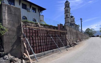 У току санација потпорног зида у Трновици