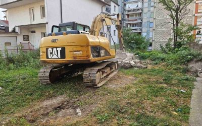Počela izgradnja 15 novih parking mjesta u ulici Vuka Karadžića